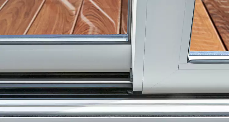 Patio Doors Leaking Water Issue Repair Services in Ives Estates, FL