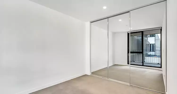 Why Homeowners Choose Us for Sliding Mirror Door Replacement in Ives Estates, FL