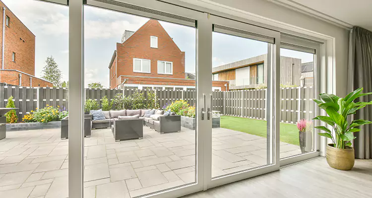 Best Sliding Screen Door Replacement Company in Ives Estates, FL