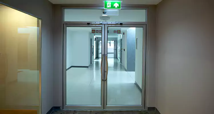 Emergency Glass Door Repair in Ives Estates, FL