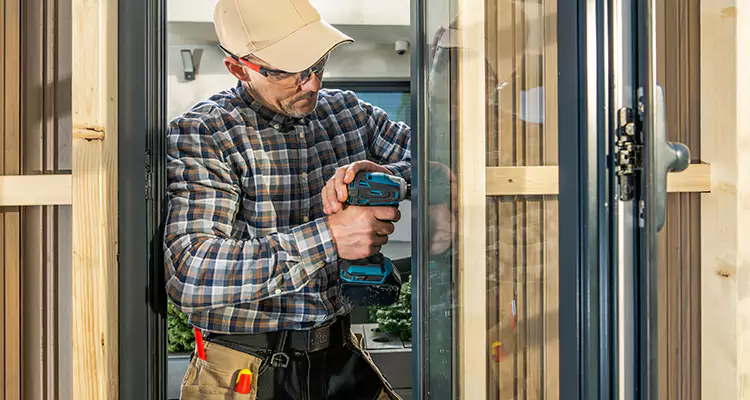 Top-Rated Patio Door Handle and Lock Repair Service for Homeowners in Ives Estates, FL